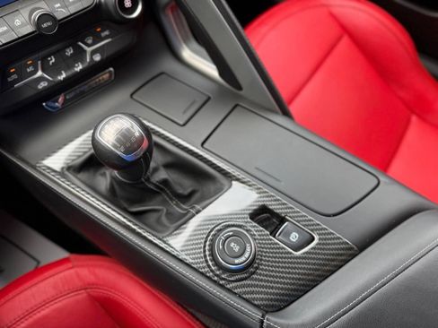 Used 2015 Chevrolet Corvette Stingray Coupe RWD image 40