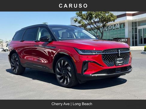 Used 2026 Lincoln Nautilus Reserve image 1