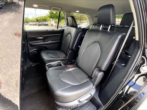 Used 2025 Toyota Grand Highlander FWD image 30