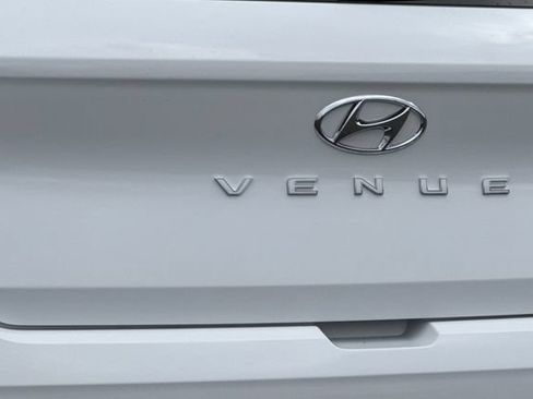 New 2026 Hyundai Venue SEL FWD image 8