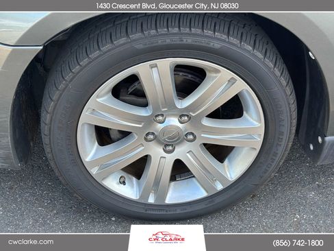 Used 2011 Chrysler 200 Touring image 23