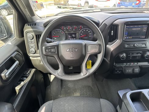 Used 2021 Chevrolet Silverado 1500 Custom Trail Boss AWD/4WD image 11