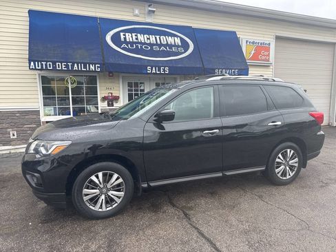 Used 2019 Nissan Pathfinder S AWD/4WD image 4