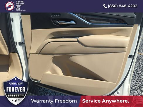 Used 2021 Cadillac Escalade Premium Luxury RWD image 37
