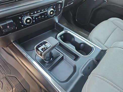 Used 2023 GMC Sierra 1500 SLT w/ SLT Premium Plus Package AWD/4WD image 33