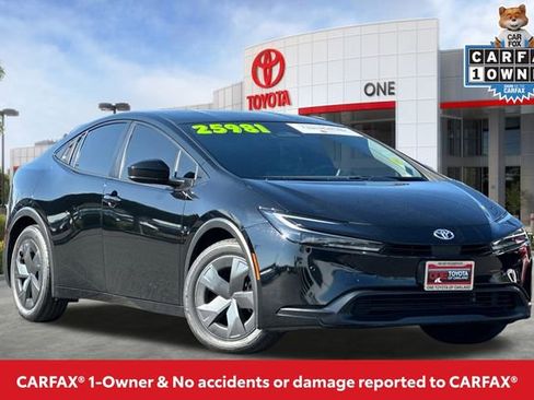 Used 2024 Toyota Prius LE image 2