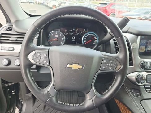 Used 2020 Chevrolet Suburban Premier w/ Premier 6.2L Value Package image 21