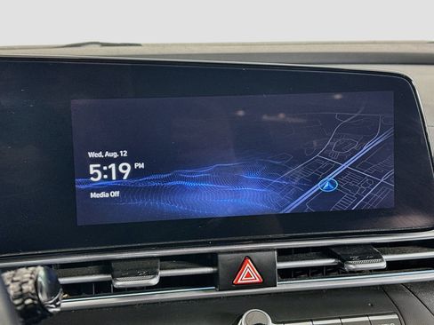 Used 2024 Hyundai Elantra SEL w/ Convenience Package FWD image 21