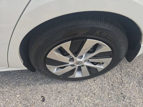 Certified 2024 Nissan Altima 2.5 S FWD image 22