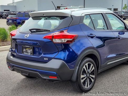 Used 2019 Nissan Kicks SR w/ SR Premium Package FWD image 6