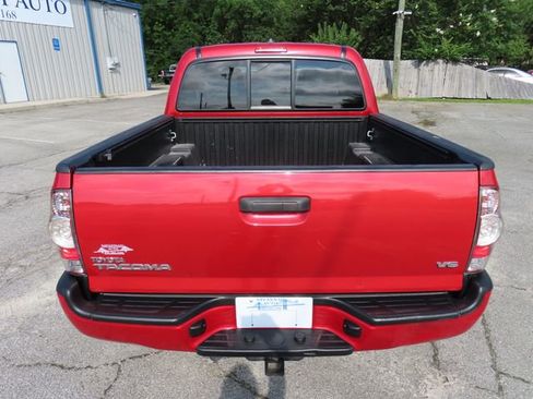 Used 2014 Toyota Tacoma 4x4 Double Cab w/ TRD Sport Package image 12