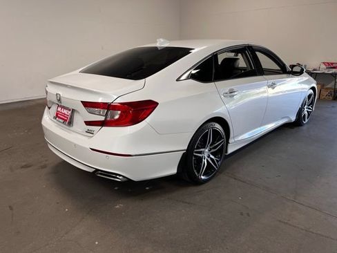 Used 2021 Honda Accord Touring image 3