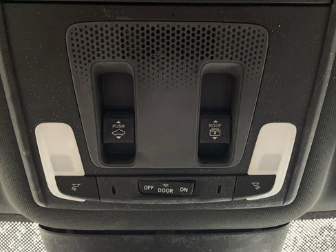 Used 2023 Honda Pilot TrailSport image 31