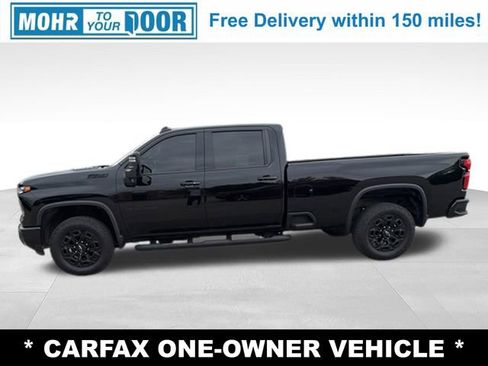 Used 2024 Chevrolet Silverado 2500 LT w/ Midnight Edition AWD/4WD image 2
