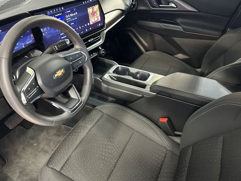 Used 2025 Chevrolet Equinox EV LT FWD image 14