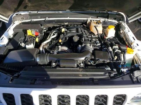 Used 2022 Jeep Gladiator Sport image 9