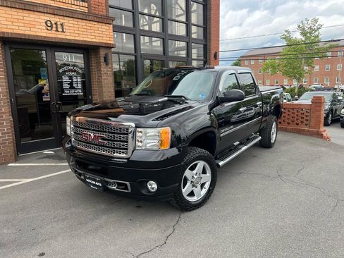 Used 2011 GMC Sierra 2500 Denali w/ Snow Plow Prep Package AWD/4WD image 2