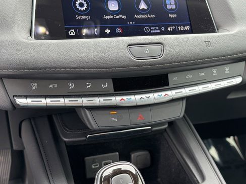 Used 2021 Cadillac XT4 Premium Luxury image 17