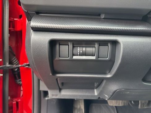 Used 2025 Subaru Crosstrek 2.0i Premium image 45