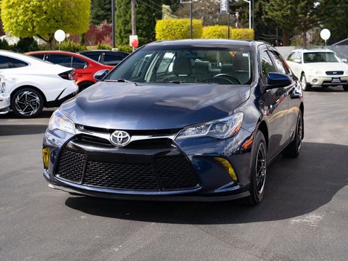 Used 2016 Toyota Camry LE image 4