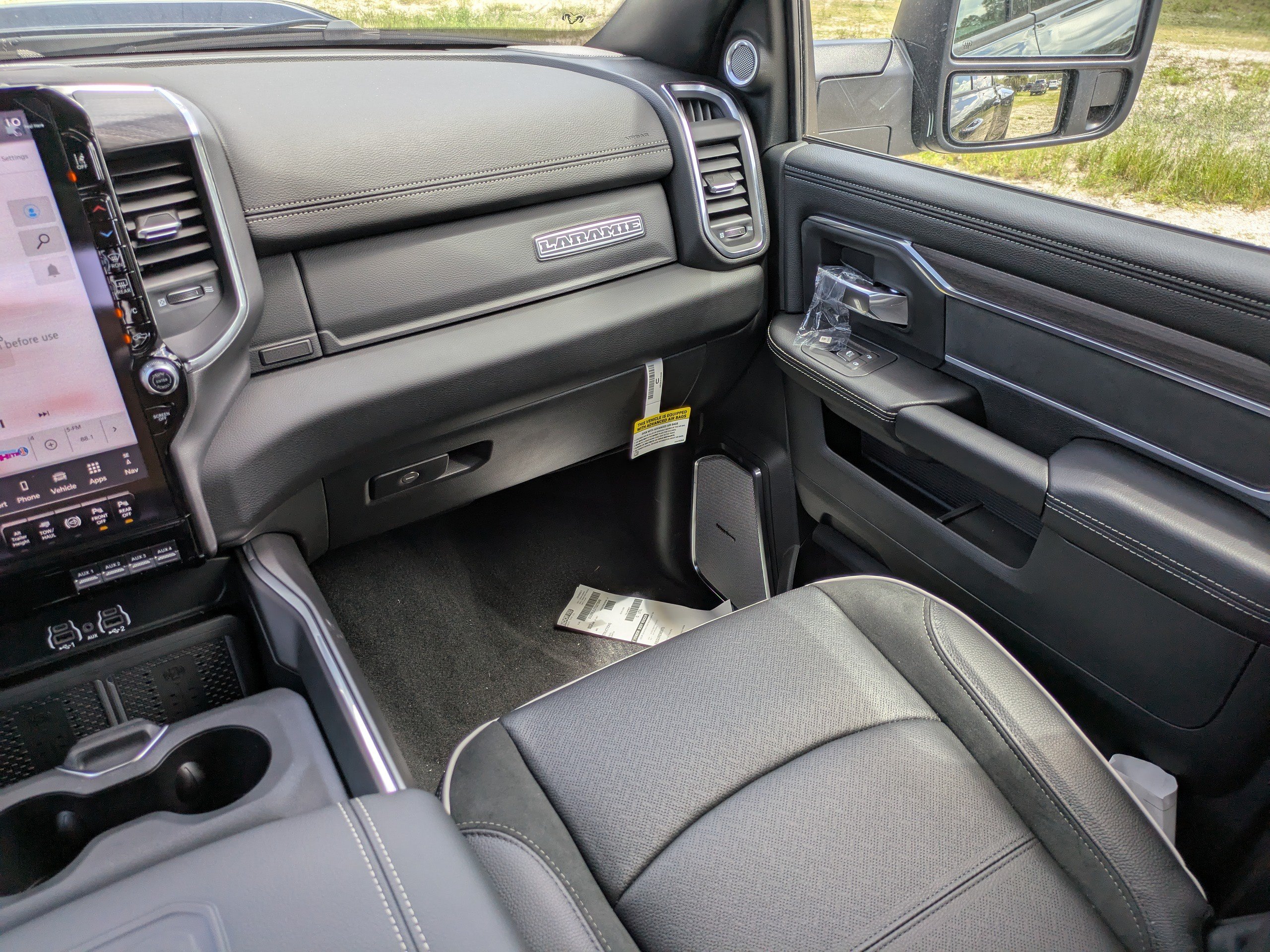 New 2026 RAM 3500 Laramie AWD/4WD image 14