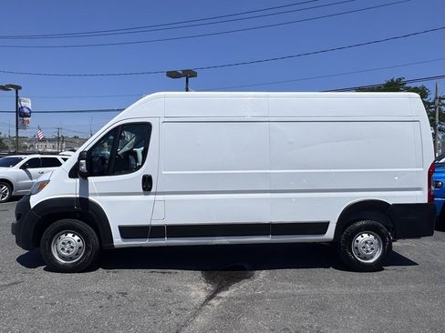 Used 2025 RAM ProMaster 2500 w/ Storage Group image 4