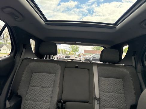 Used 2022 Chevrolet Equinox LT AWD/4WD image 46