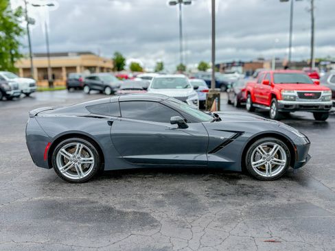 Used 2017 Chevrolet Corvette Stingray Coupe w/ 1LT RWD image 19