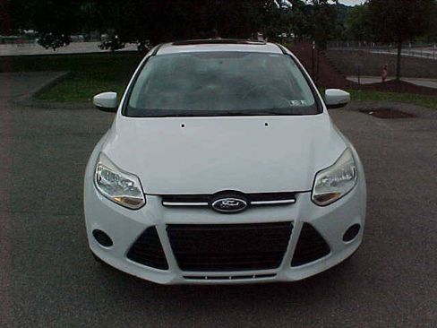 Used 2013 Ford Focus SE FWD image 3