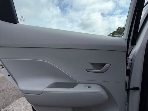 Used 2026 Hyundai Kona SE FWD image 11