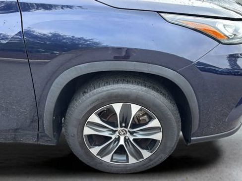Used 2020 Toyota Highlander XLE FWD image 36