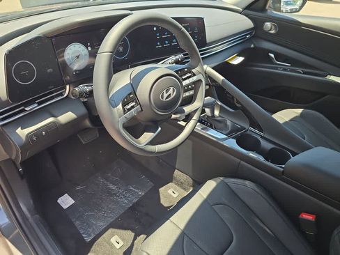 New 2026 Hyundai Elantra Limited FWD image 15