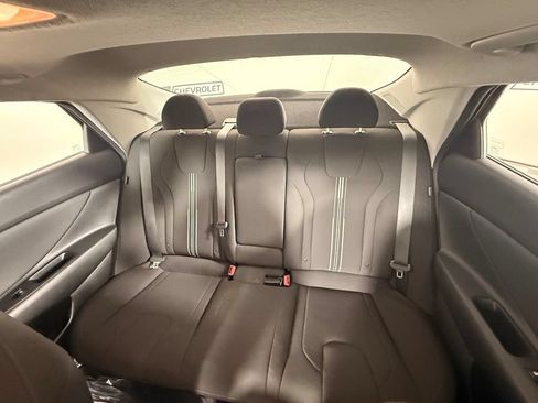 Used 2025 Hyundai Elantra SEL FWD image 44
