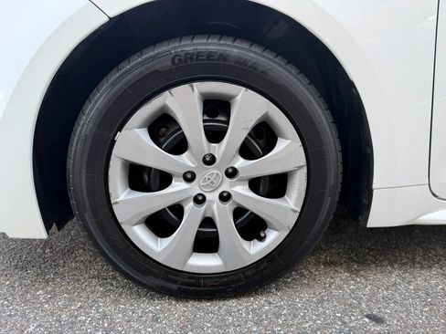 Used 2020 Toyota Corolla LE FWD image 21