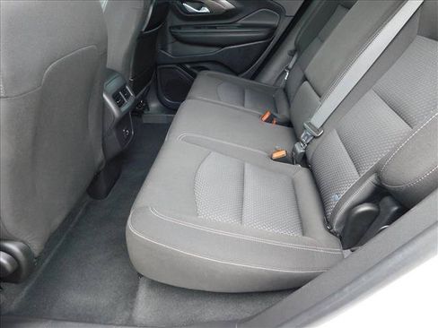 Used 2024 GMC Terrain SLE FWD image 25