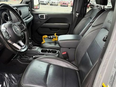 Used 2021 Jeep Wrangler Unlimited Sahara w/ Cold Weather Group AWD/4WD image 10