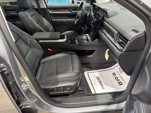 New 2026 GMC Terrain Denali w/ LPO, Black Badging Package image 42