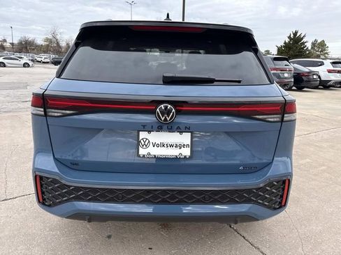 New 2026 Volkswagen Tiguan SE R-Line image 3