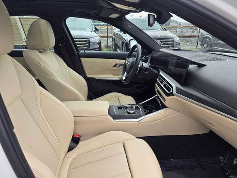 Used 2023 BMW 330i Sedan w/ Premium Package image 11