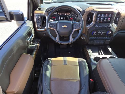 Used 2023 Chevrolet Silverado 2500 High Country image 32