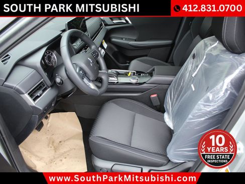 New 2026 Mitsubishi Outlander ES image 12