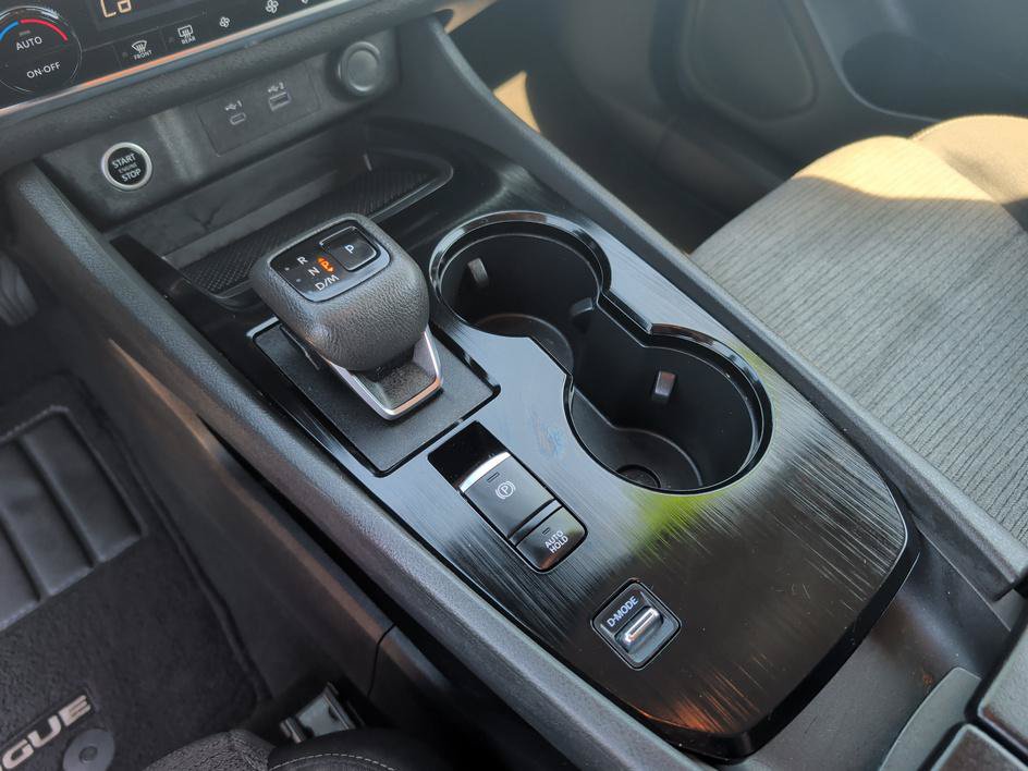 Used 2023 Nissan Rogue SV FWD image 26