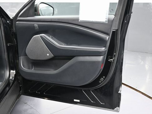 Used 2022 Ford Mustang Mach-E Premium image 37