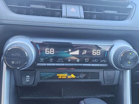 Used 2019 Toyota RAV4 XLE image 38