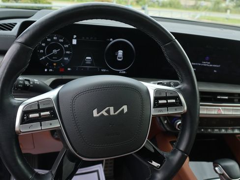 Certified 2025 Kia Telluride SX Prestige X-Pro AWD/4WD image 35