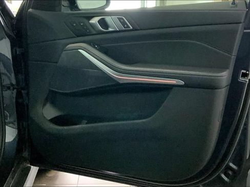 Used 2022 BMW X5 xDrive40i w/ M Sport Package AWD/4WD image 24