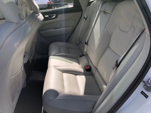 Used 2023 Volvo XC60 T8 Plus image 34