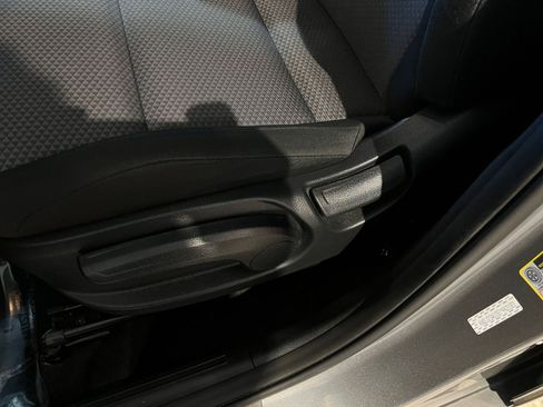 Used 2025 Kia Soul LX w/ LX Technology Package FWD image 22