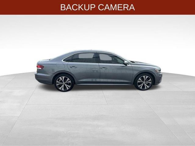 Used 2022 Volkswagen Passat 2.0T SE FWD image 8