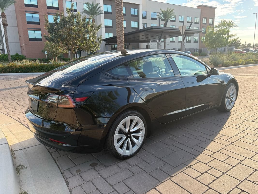 Used 2022 Tesla Model 3 RWD image 3